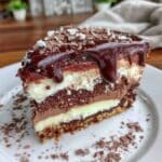 Dreischicht-Schokoladen-Mousse-Torte - featured image