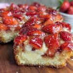 Erdbeer-Blechkuchen mit Vanillepuddingfüllung - featured image