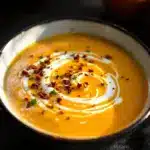 cremige Hokkaido Kürbissuppe mit Kokosmilch - featured image