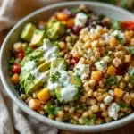Einfache High-Protein-Linsen-Bowl mit Feta und Granatapfel - featured image