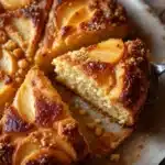 Saftiger Omas Apfelkuchen mit Mandelblättchen - featured image